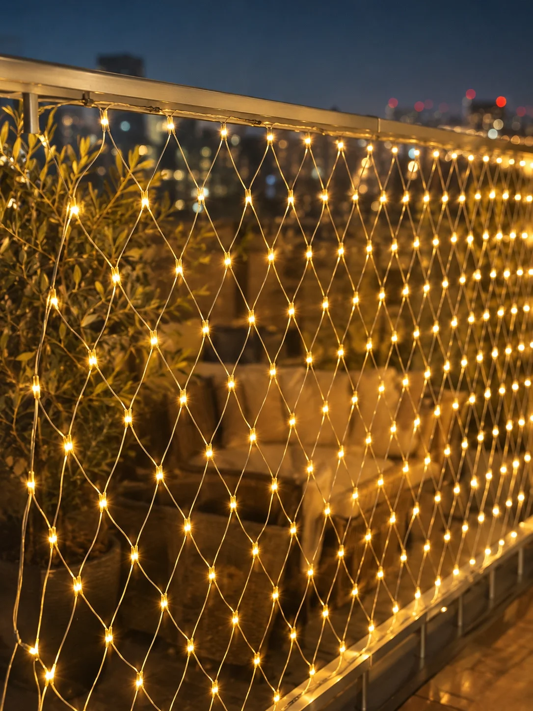 3x3 Metre Ağ LED ile Bahçenize Sıcak ve Şık Aydınlatma