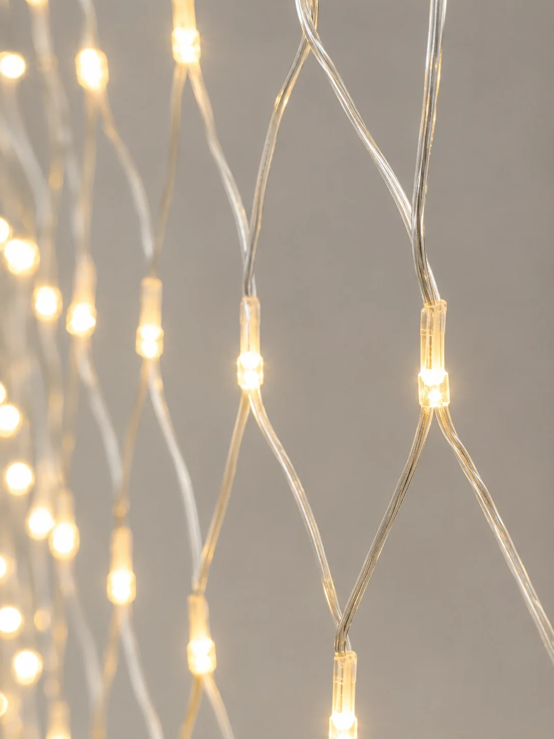 3x3 Metre Ağ LED ile Bahçenize Sıcak ve Şık Aydınlatma