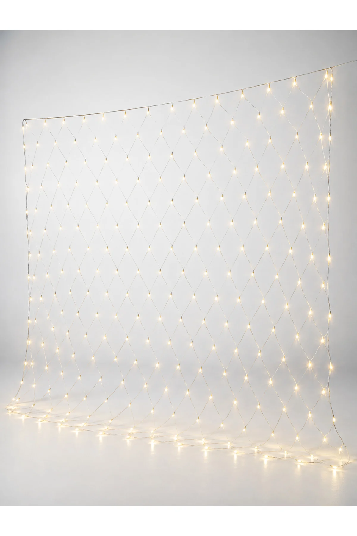 3x3 Metre Ağ LED ile Bahçenize Sıcak ve Şık Aydınlatma - Görsel 4
