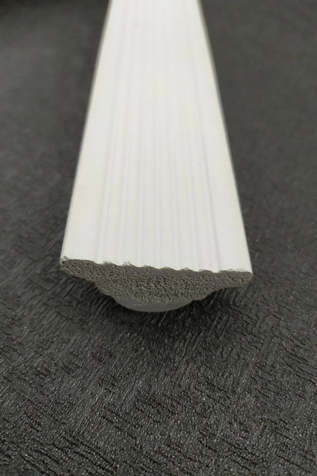 4 Adet 60 Cm Uzunluk Boyanabilir Poliüretan Duvar Çıtası - 4 Cm