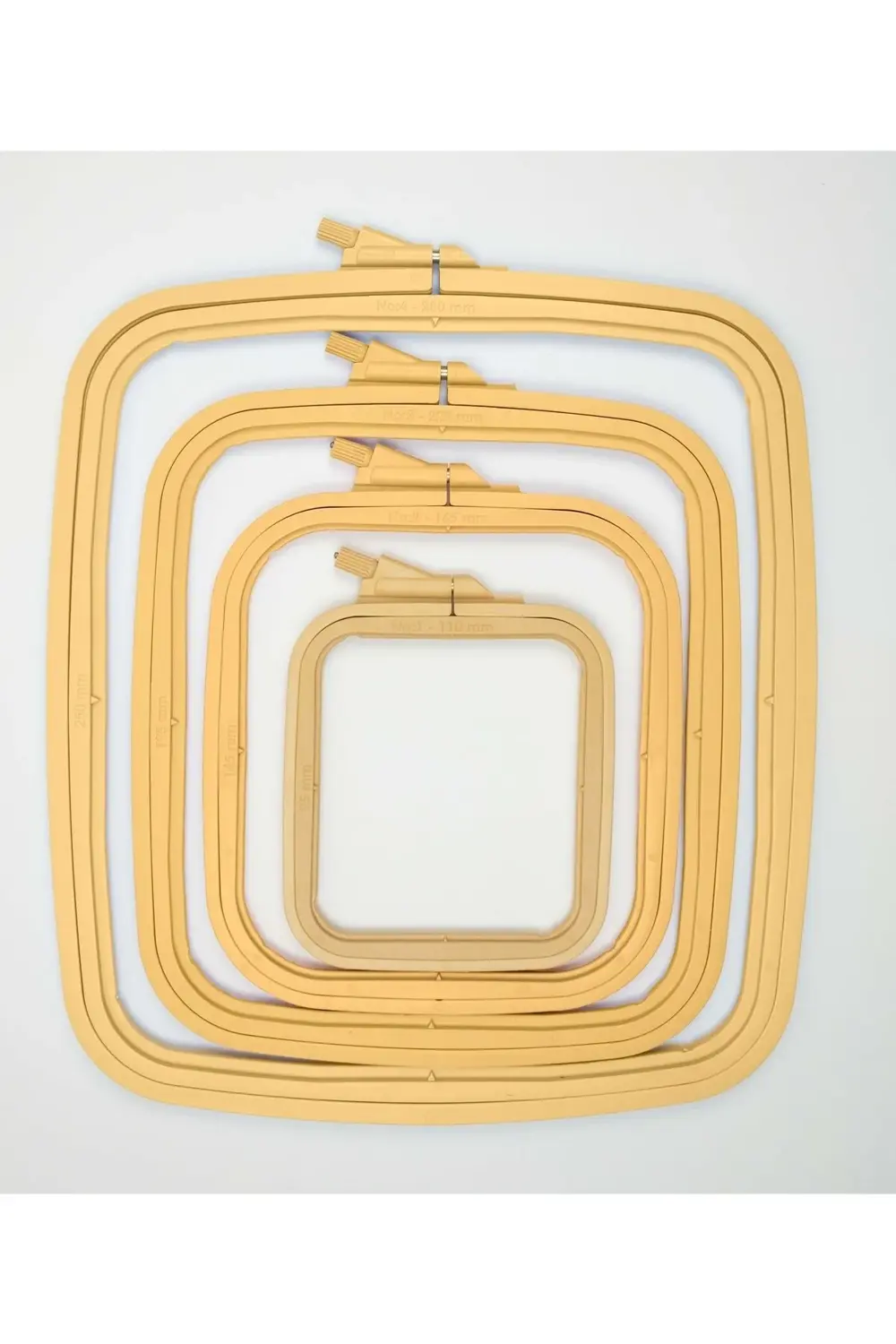 4 Boy Vidalı Plastik Kare Kasnak Seti (4lü Set Krem)