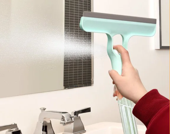 4 in 1 Spreyli Çek Çekli Camsil ve Fırça Aparatı 4 in 1 Spreyli Çek Çekli Camsil ve Fırça Aparatı