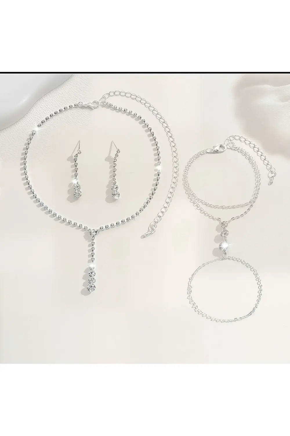 4 parça Lüks Gümüş Kaplamalı Takı Seti, Boyunluk, Küpe,Şahmeran v 4 parça Lüks Gümüş Kaplamalı Takı Seti, Boyunluk, Küpe,Şahmeran v