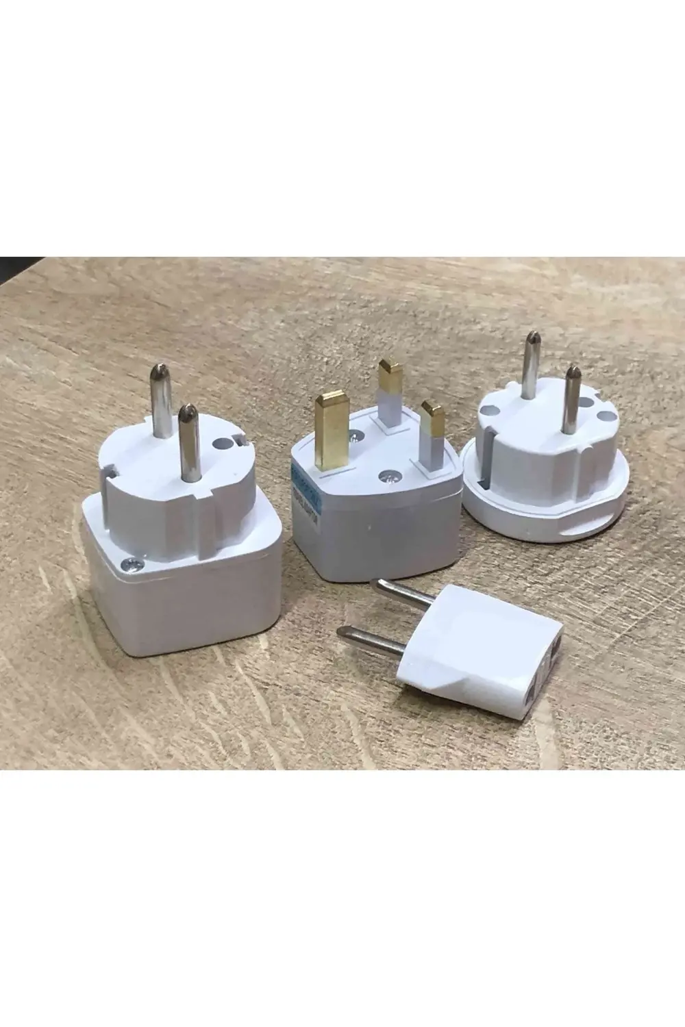 4 Parça Uluslararası Seyahatler Için Üniversal Elektrik Prizleri