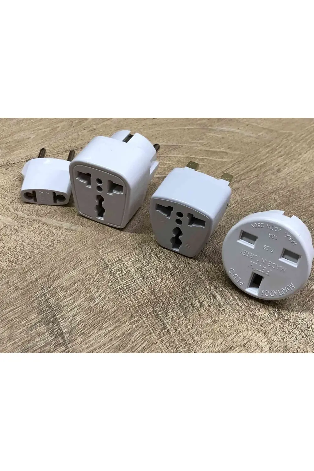 4 Parça Uluslararası Seyahatler Için Üniversal Elektrik Prizleri