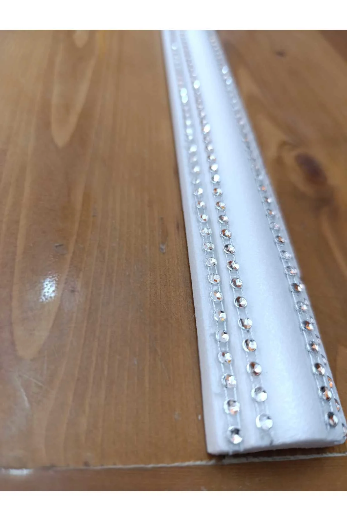 4 Şeritli Dekoratif Gümüş Gri Taşlı Strafor Köpük Çıta Kartonpiye