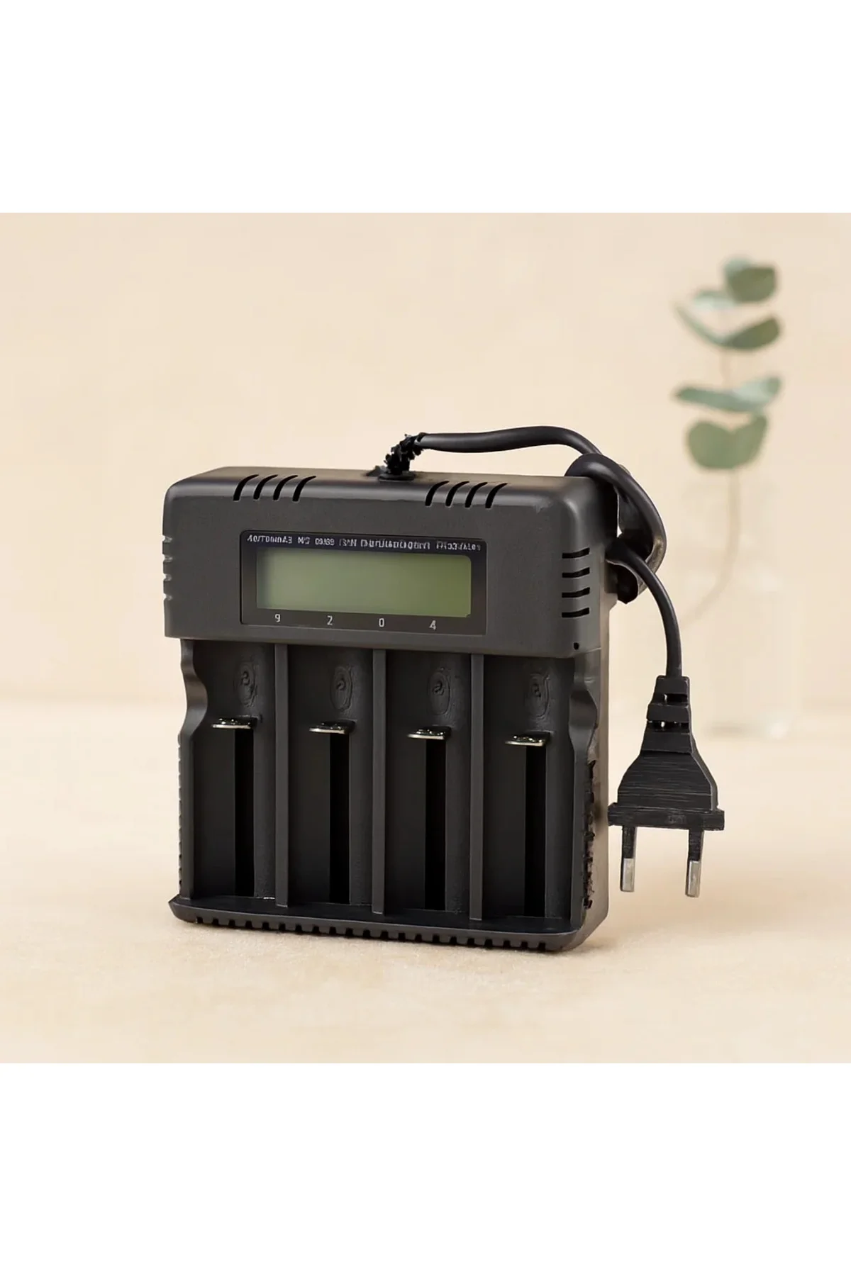 4 Yuvalı Li-ion Pil Şarj Cihazı 3000mA 4.2V (18650/26650/16340 Uyumlu) 4 Yuvalı Li-ion Pil Şarj Cihazı 3000mA 4.2V (18650/26650/16340 Uyumlu)