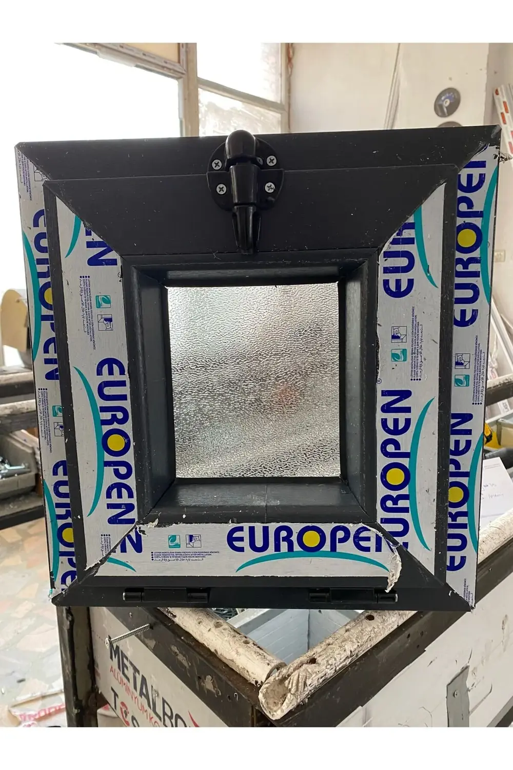 45&45 PENCERE ANTRASİT RENGİ VASİSTAS