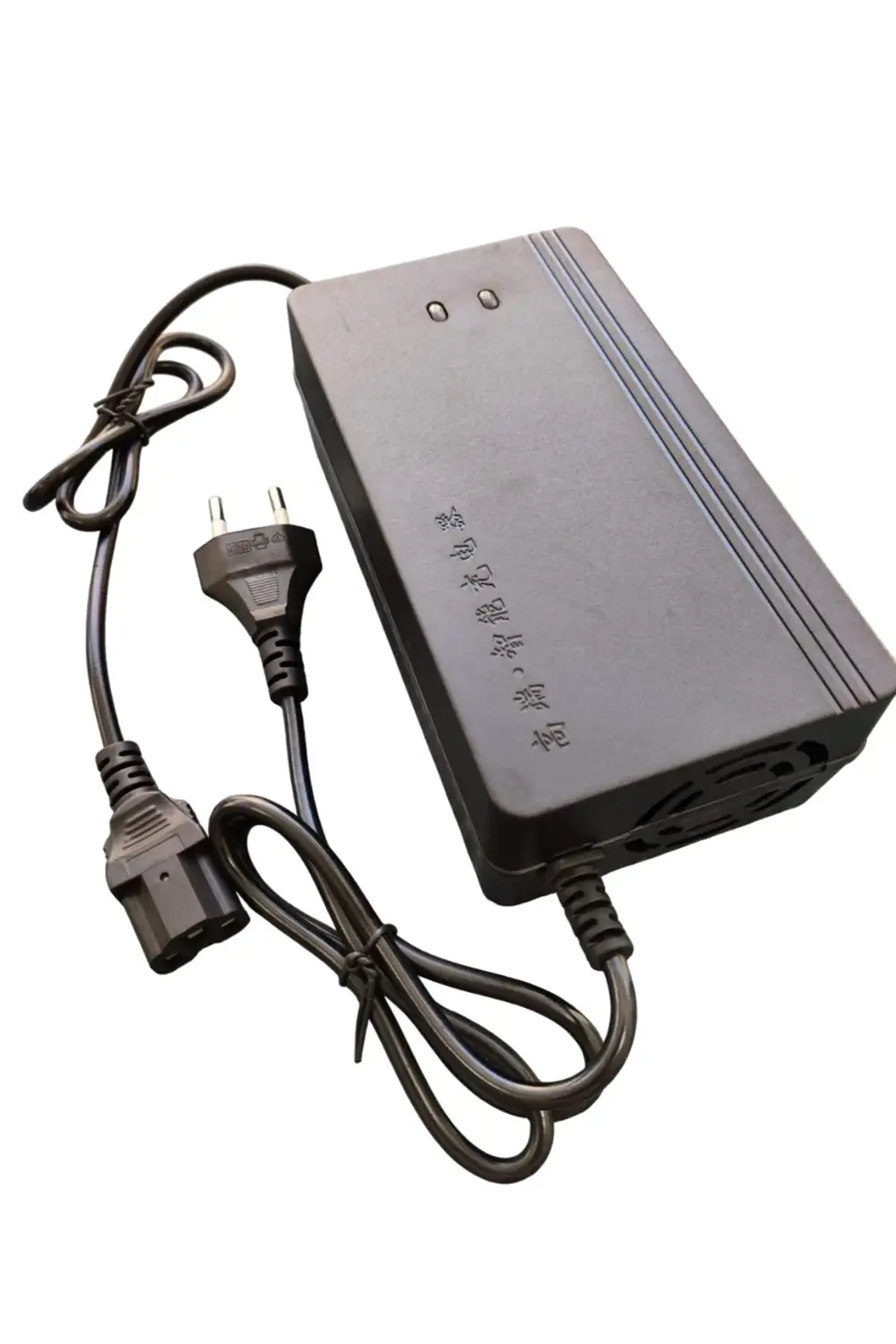 48V 20AH Akü Şarj Cihazı – Güvenli, Verimli ve Dayanıklı Şarj Den 48V 20AH Akü Şarj Cihazı – Güvenli, Verimli ve Dayanıklı Şarj Den