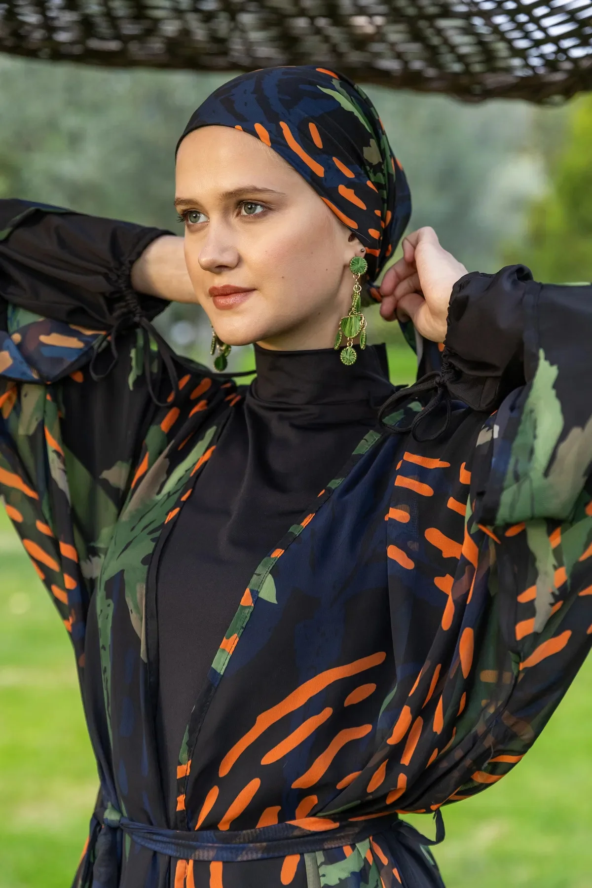 5 Parçalı Dik Yaka Şifon Dokuma Rahat Hızlı Kuruyan Palmiye Desen