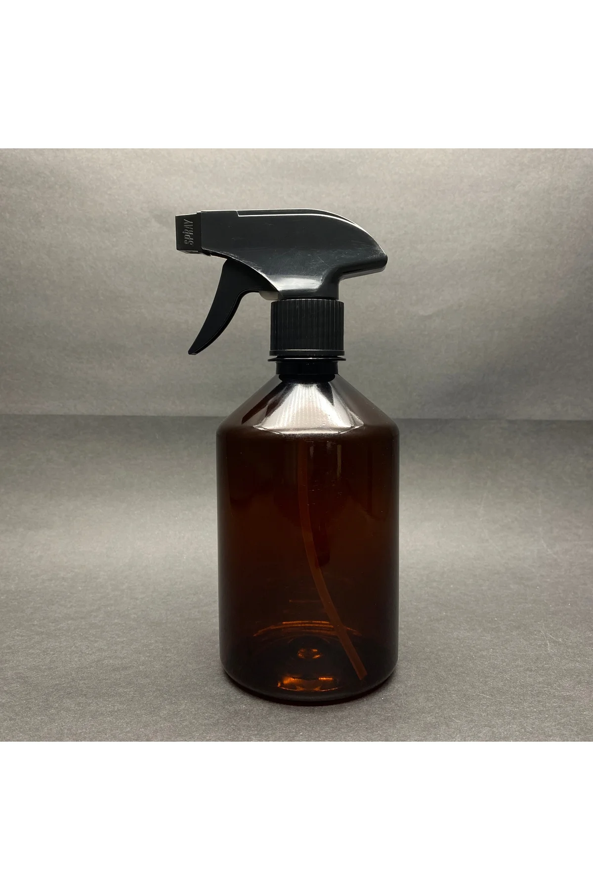 500 CC AMBER PLASTİK ŞİŞE - SİYAH TETİK SPREYLİ - 500 ML KAHVEREN