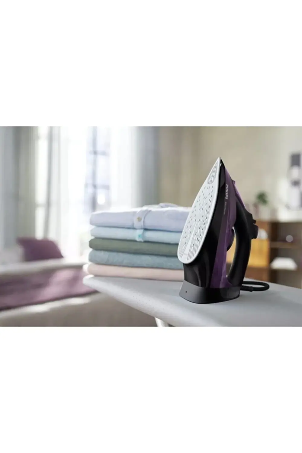 5000 Serisi Buharlı Ütü  2400W, 180 g Şok Buhar, SteamGlide Plus,