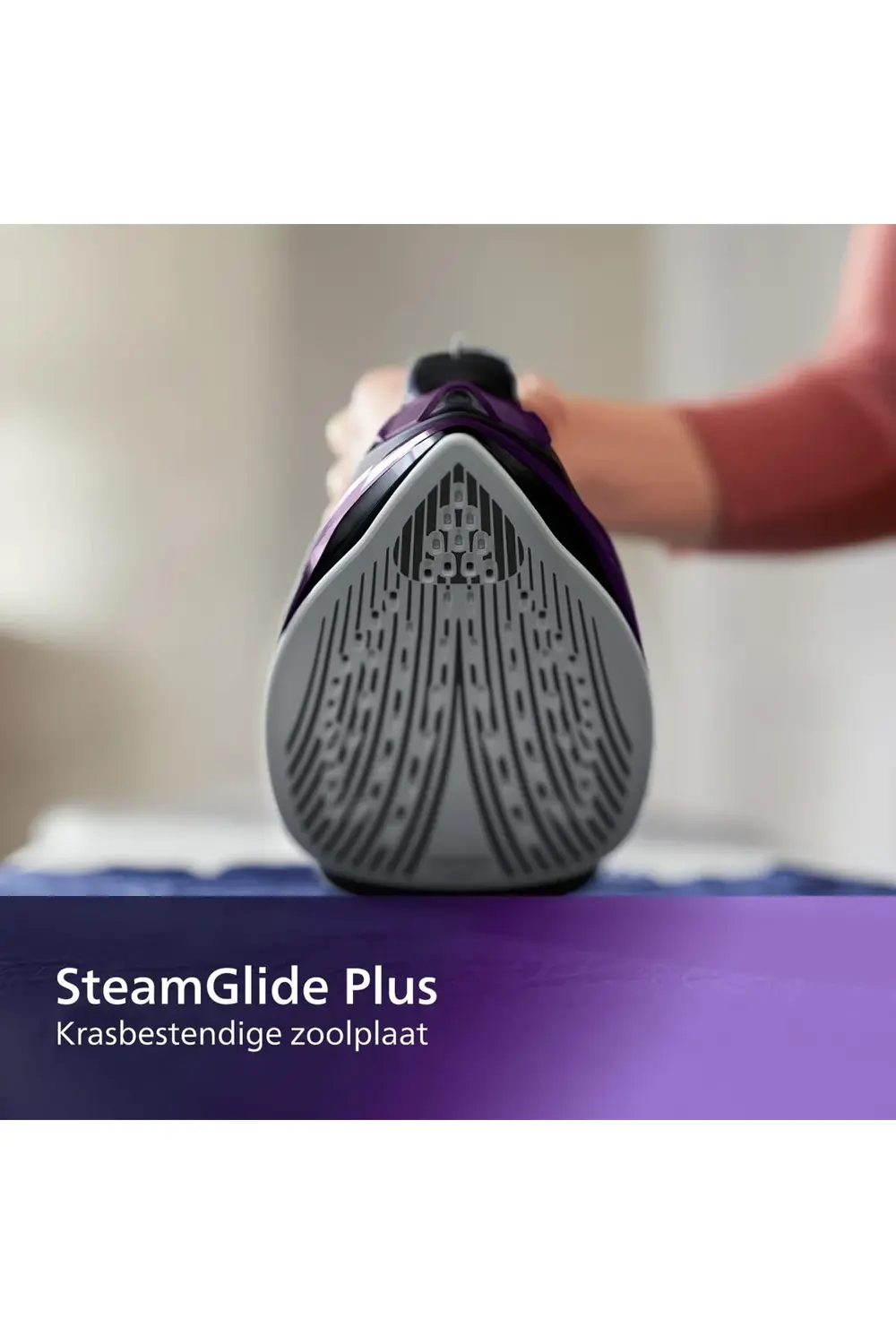 5000 Serisi Buharlı Ütü 2400W, 45g/dk Sürekli Buhar, 180g Şok Buh