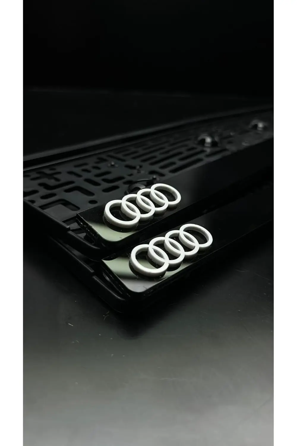 5D LÜX AUDİ SPORT KABARTMA TAKMATİK PLEKSİ PLAKALIK