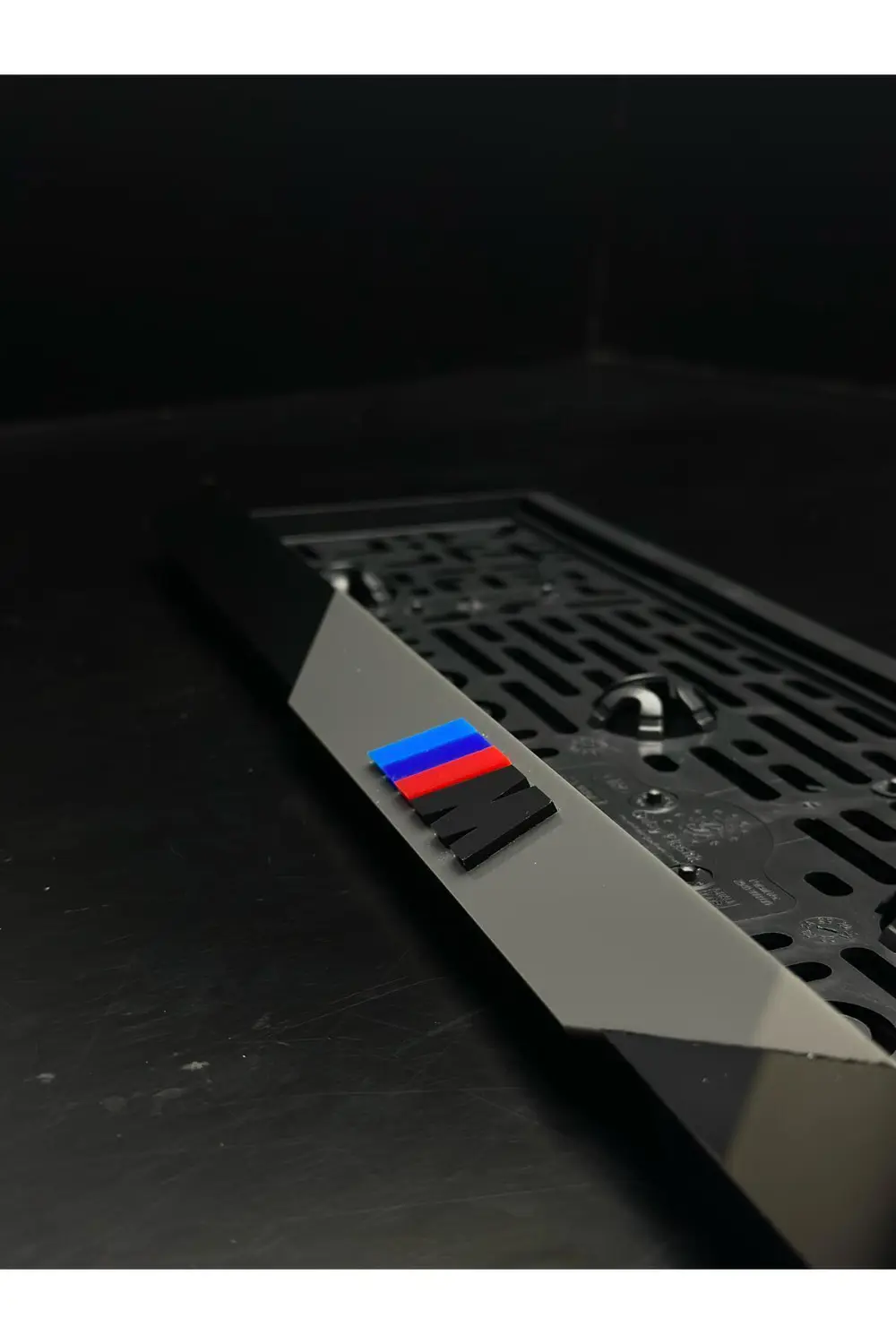 5D LÜX BMW M SPORT Uyumlu  TAKMATİK PLEKSİ PLAKALIK