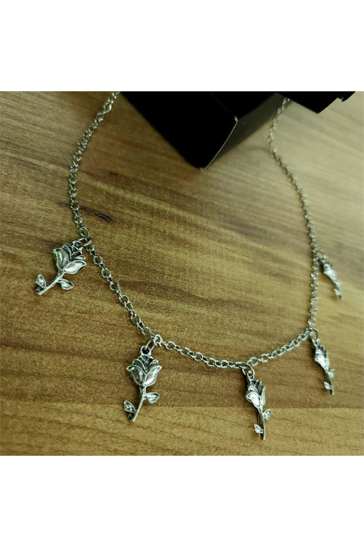 5'li Gül Motifli Kolye