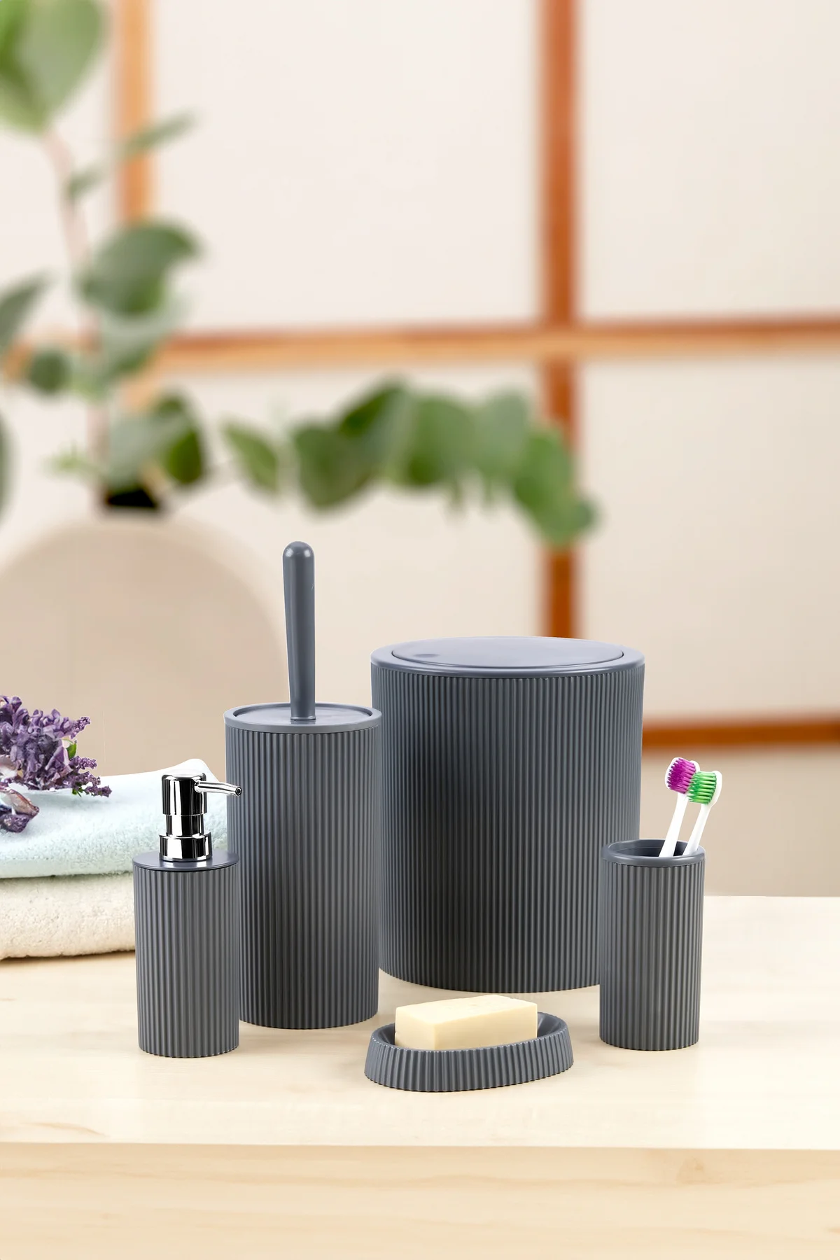 5'li Modern ve Şık Banyo Seti, Sıvı ve Katı Sabunluk, Diş Fırçalık, Çöp Kovası, Klozet Fırçası