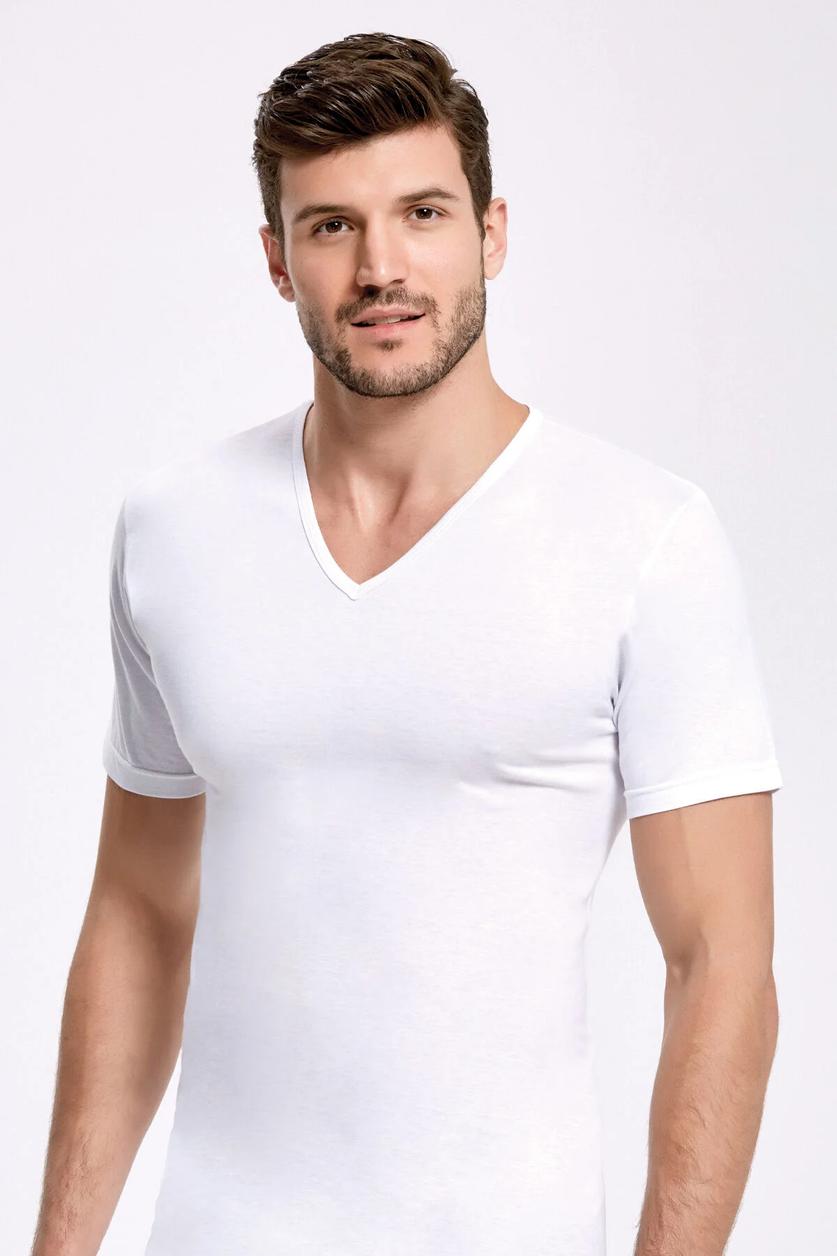 6 Adet, %100 Pamuk, Penye Kumaş, V Yaka, Rahat Kalıp, Fanila & T-shirt, Terlemeyi Emer, Beyaz
