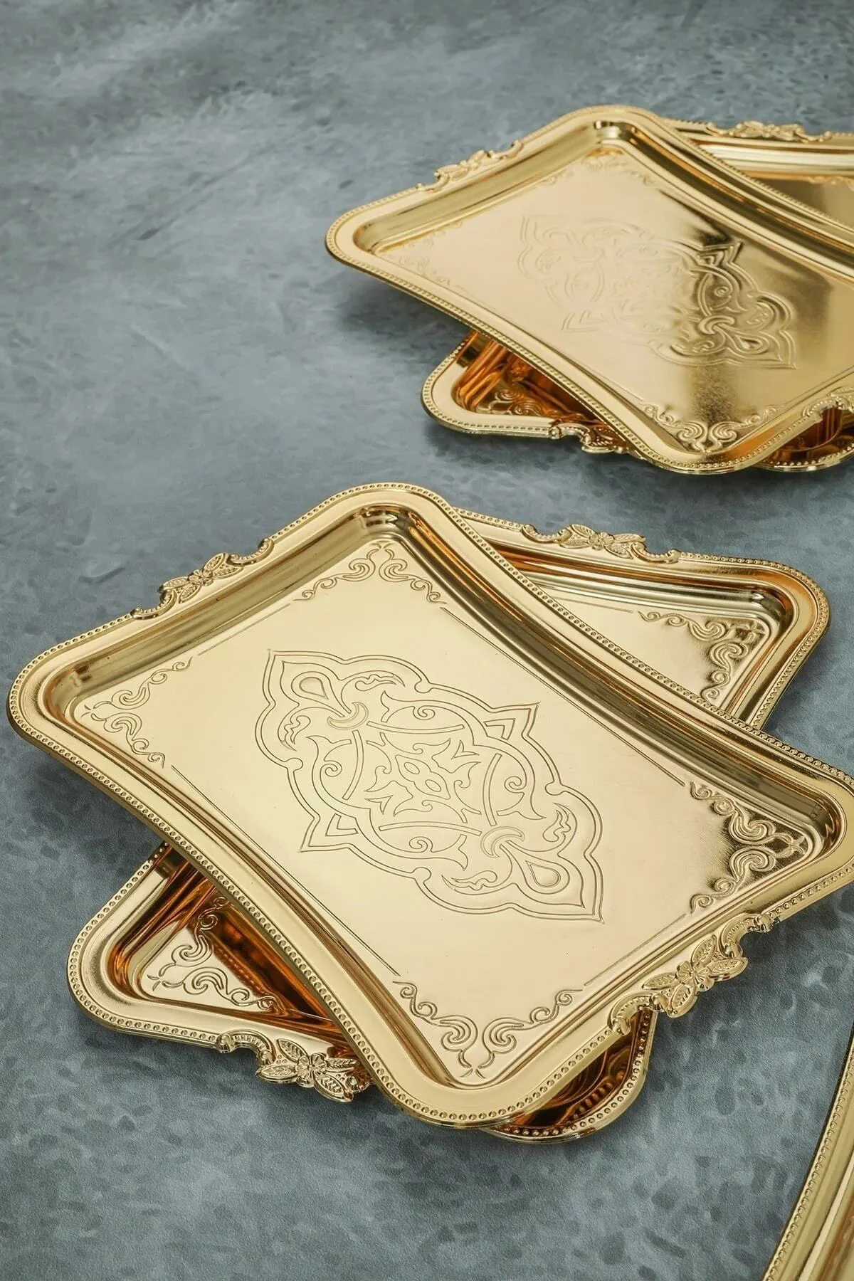 6 Lı Gold Dekoratif Metal Sunum Tepsisi 25 X 17 Cm