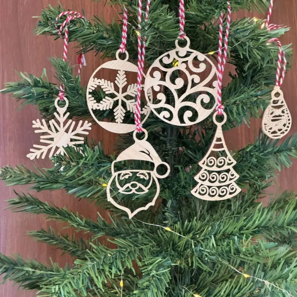 6 Parça Kırmızı Beyaz İpli Noel Babalı ve Kar Tanesi Model Ahşap 