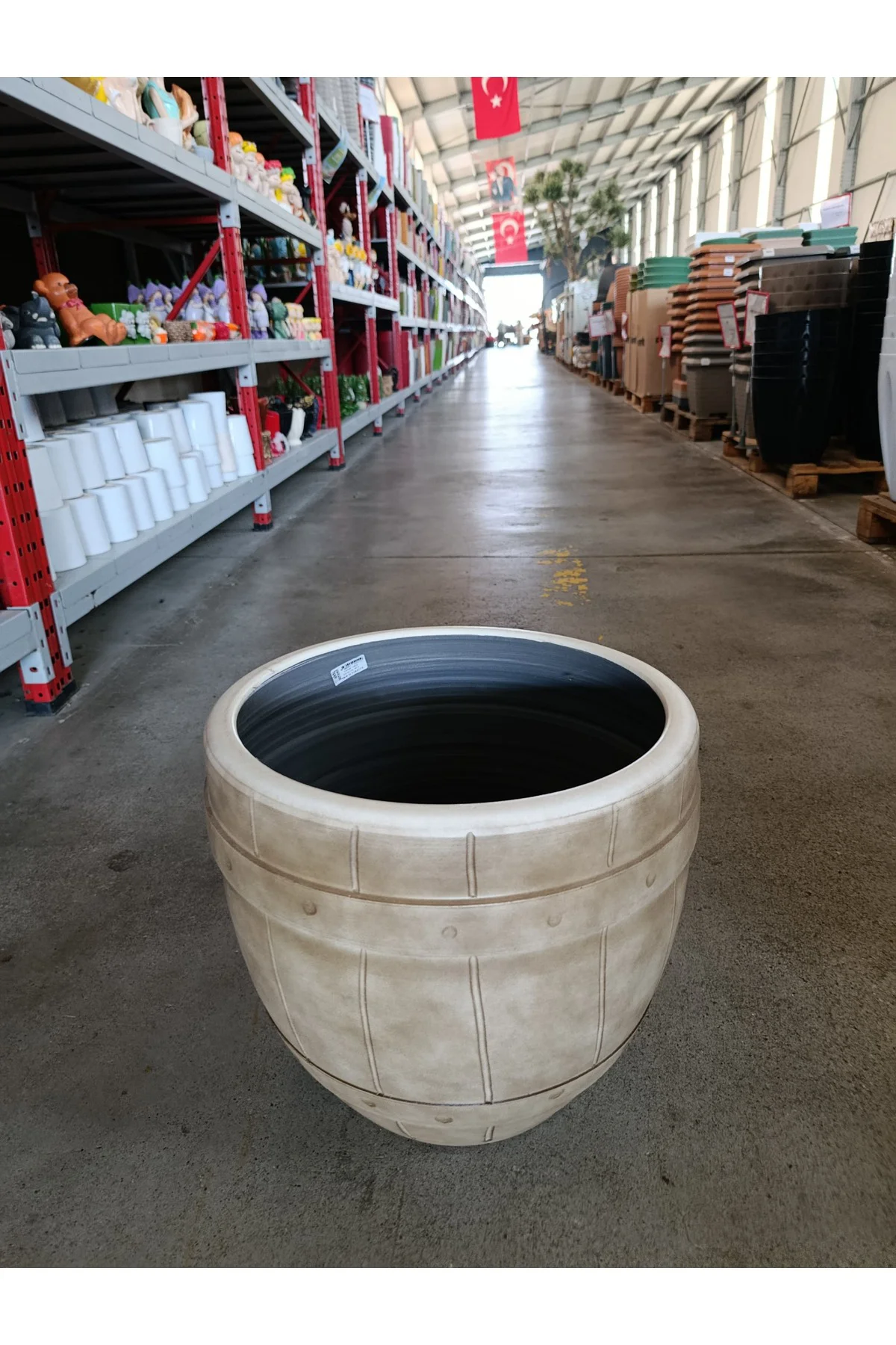 65 Litre Hafif Beton Çizgi Detaylı Taş Saksı