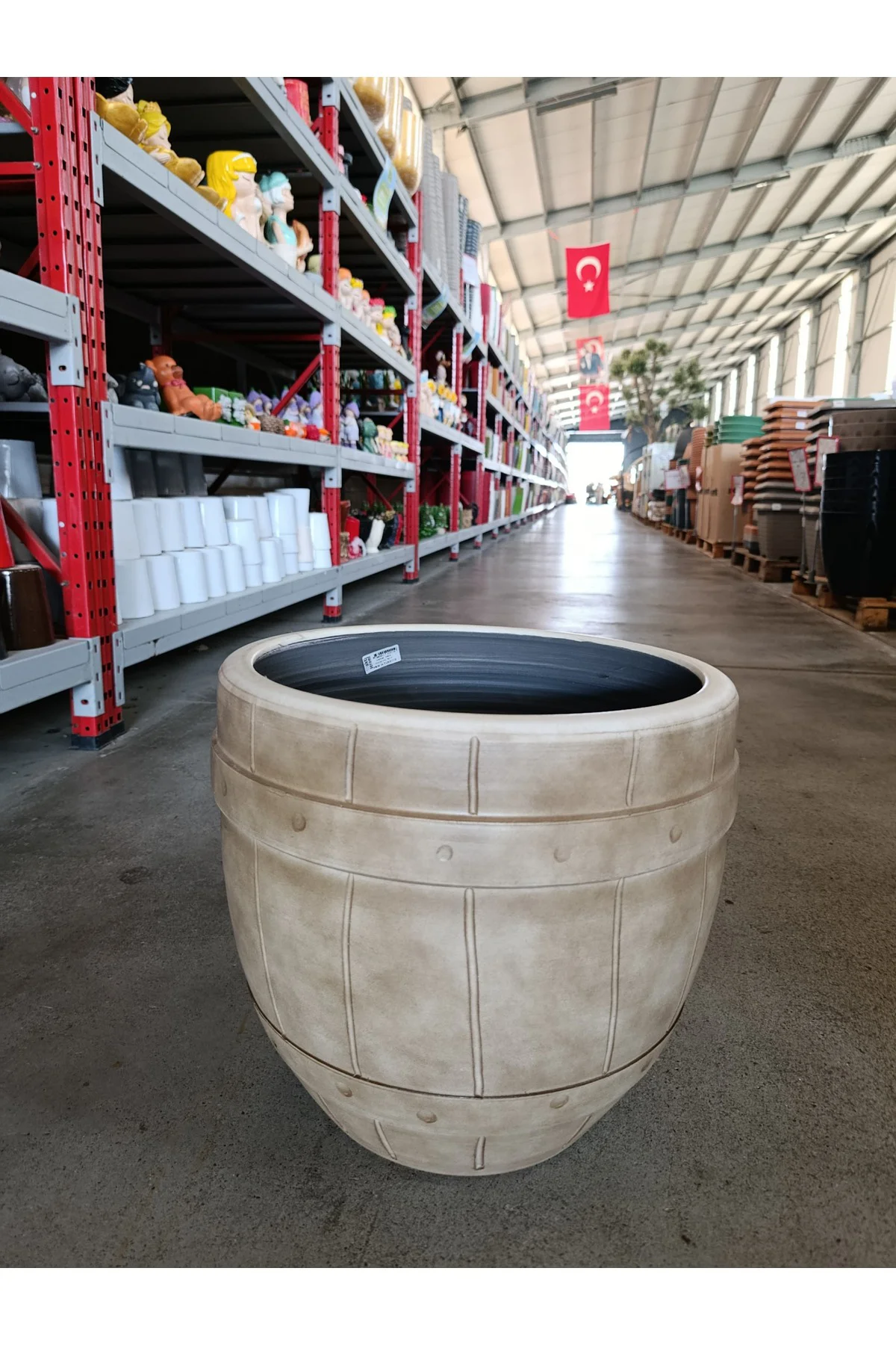 65 Litre Hafif Beton Çizgi Detaylı Taş Saksı