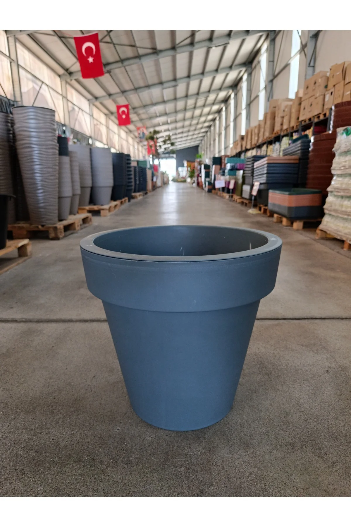 75 Litre Çift Katmanlı Su Hazneli Sert Plastik Fulya Saksı 75 Litre Çift Katmanlı Su Hazneli Sert Plastik Fulya Saksı - Görsel 3