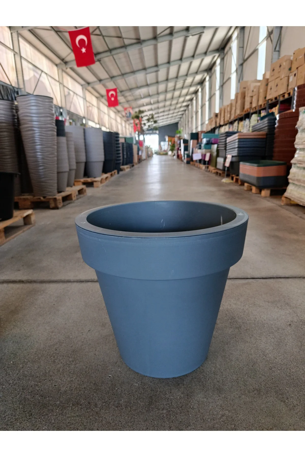 75 Litre Çift Katmanlı Su Hazneli Sert Plastik Fulya Saksı 75 Litre Çift Katmanlı Su Hazneli Sert Plastik Fulya Saksı - Görsel 5