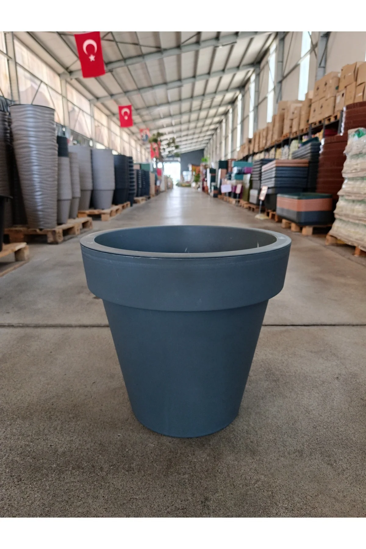 75 Litre Çift Katmanlı Su Hazneli Sert Plastik Fulya Saksı 75 Litre Çift Katmanlı Su Hazneli Sert Plastik Fulya Saksı - Görsel 2