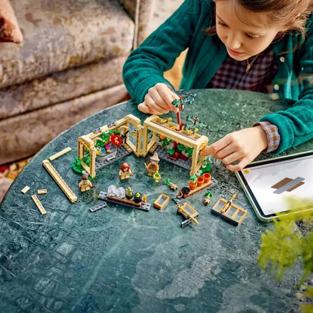 76445 Harry Potter - Hogwarts Şatosu: Bitkibilim Dersi 390 parça 