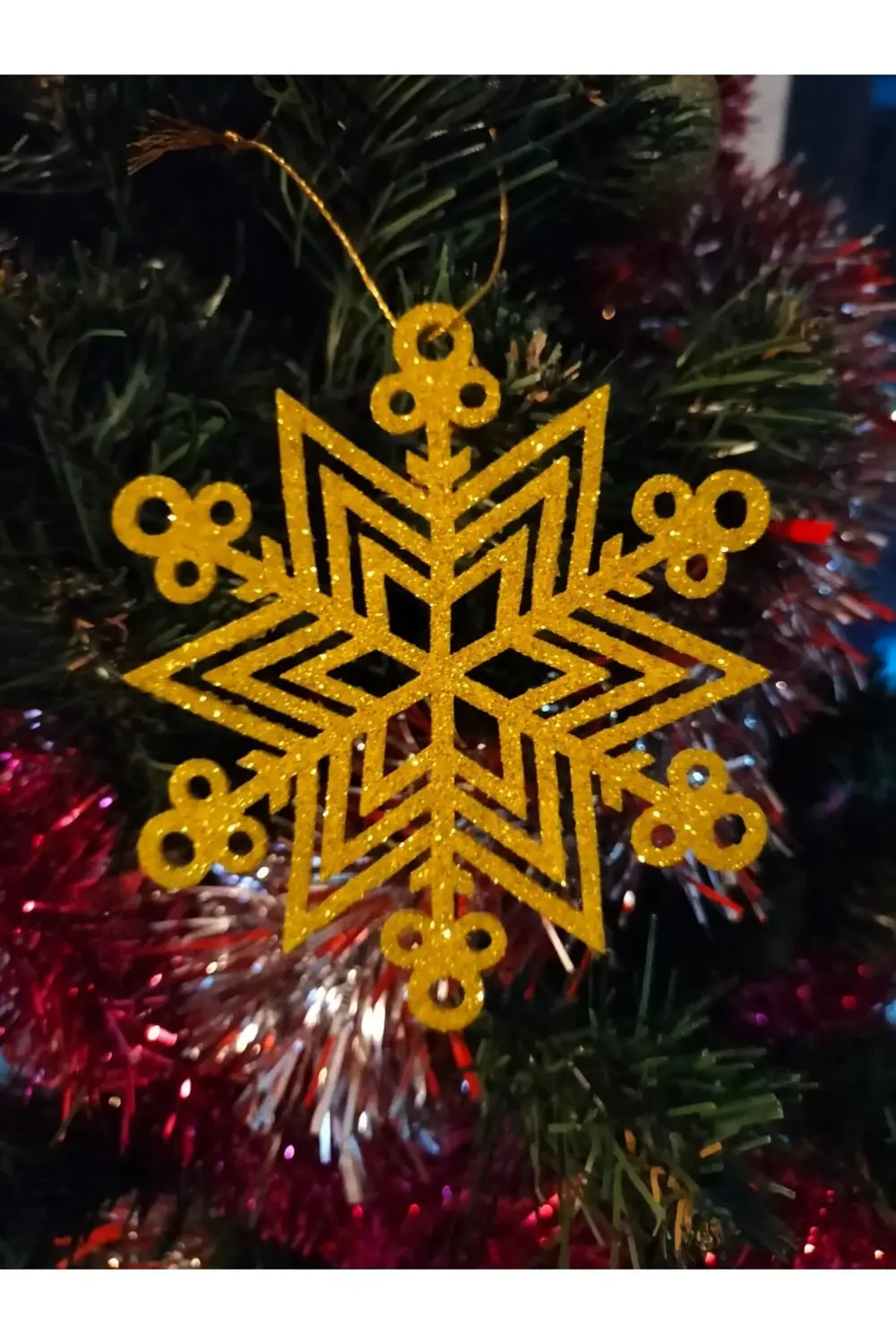 8x8 Cm Sarı 12 Li Kar Tanesi Figürlü Sarı Renkli Yılbaşı Ağacı Ve