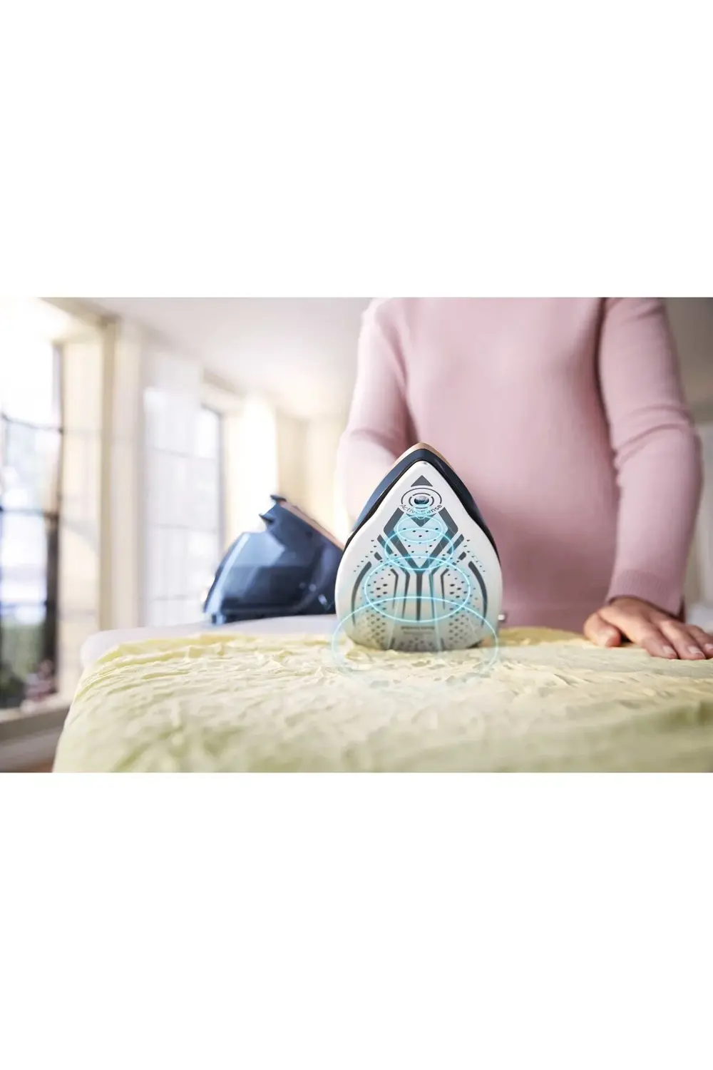 9000 Serisi Buhar Kazanlı Ütü,750 g'a varan Şok Buhar, Dikey Buha