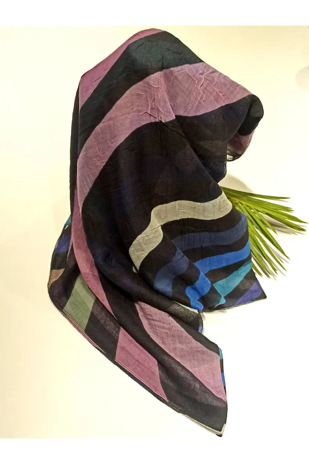 90x90 Lüks Figürlü Gösterişli Dökümlü Eşarp