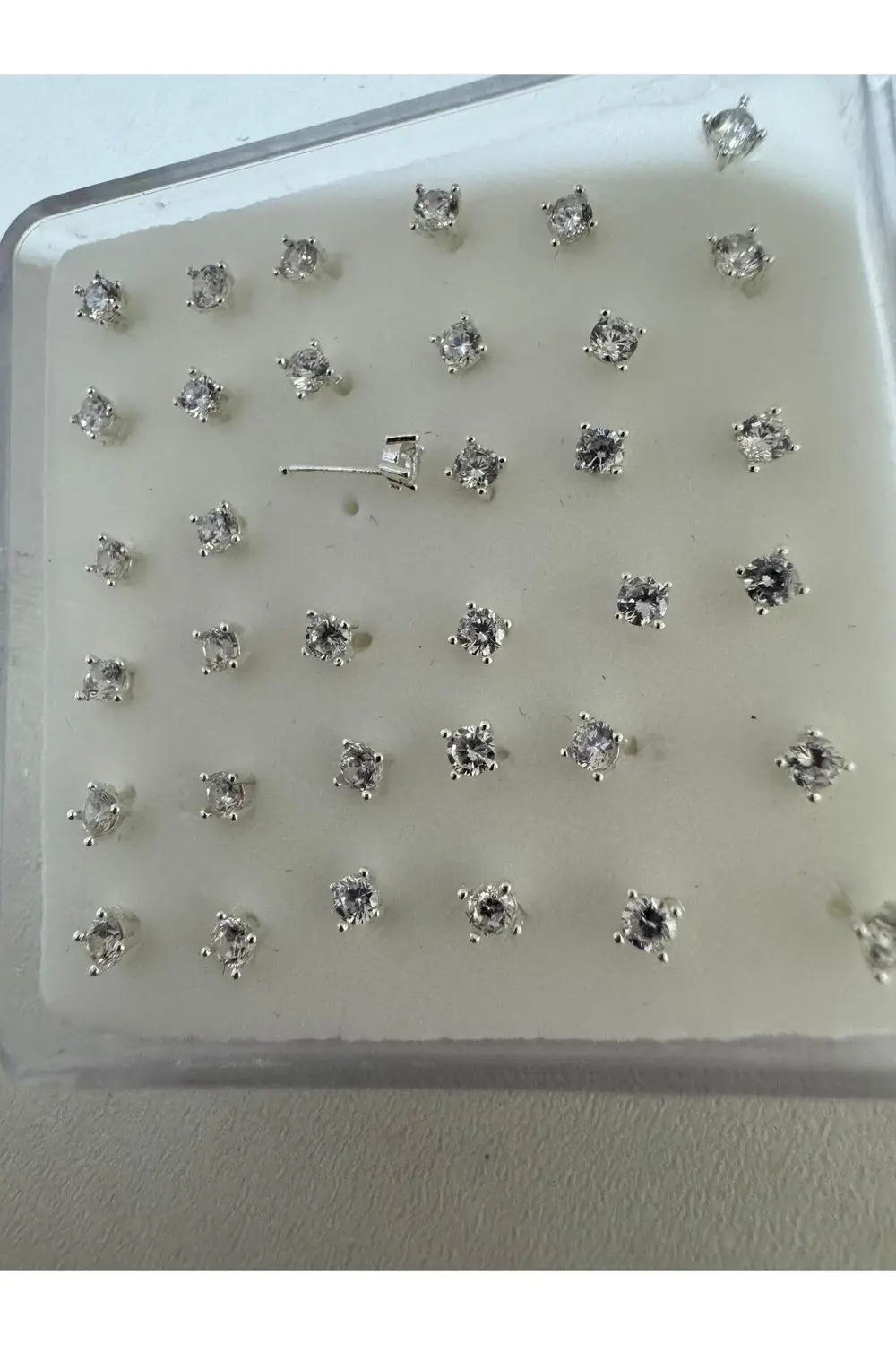 925 AYAR GÜMÜŞ 3 MM (ORTA BOY)TEK TAŞ (ZİRKON) KLASİK HIZMA