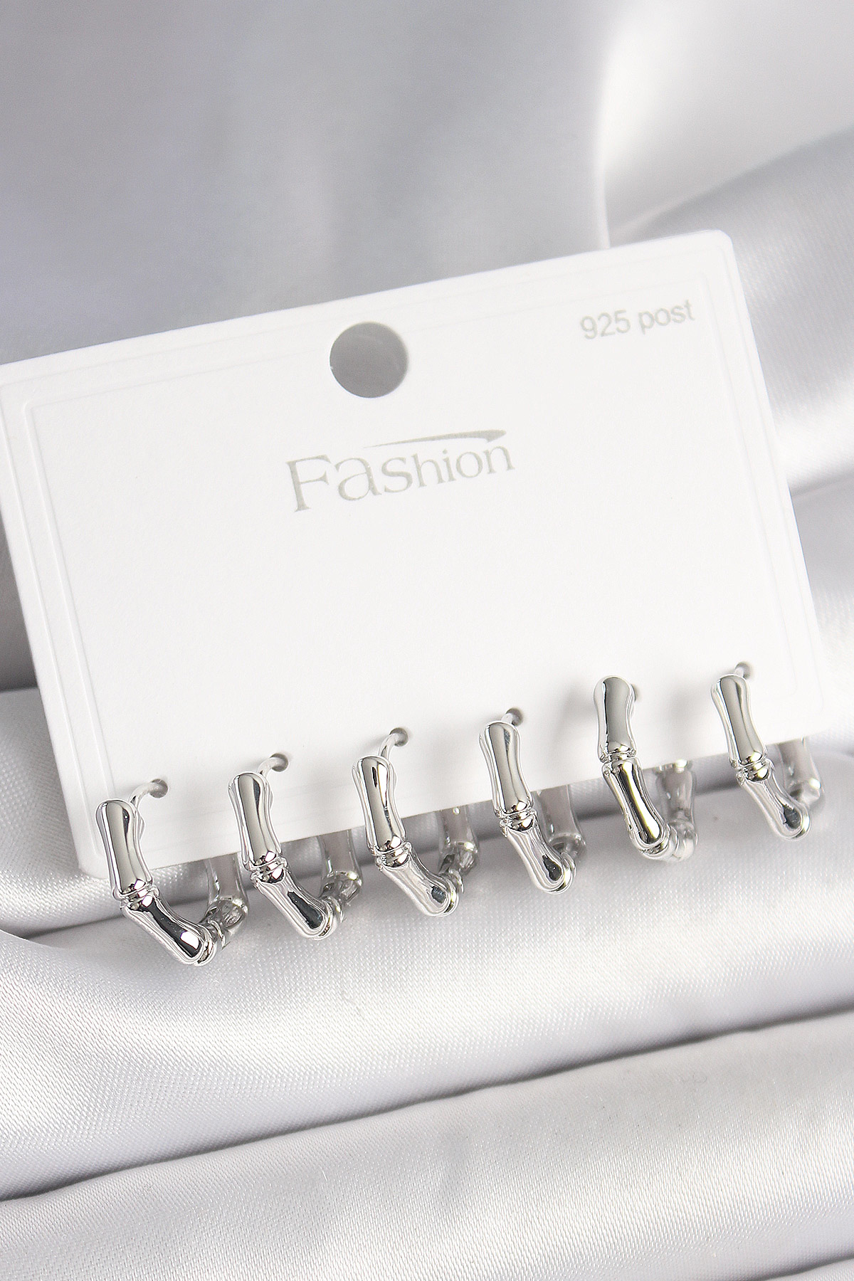 925 Ayar Gümüş Çivi Pirinç Gümüş Renk Bambu Halka Model Kadın Küp