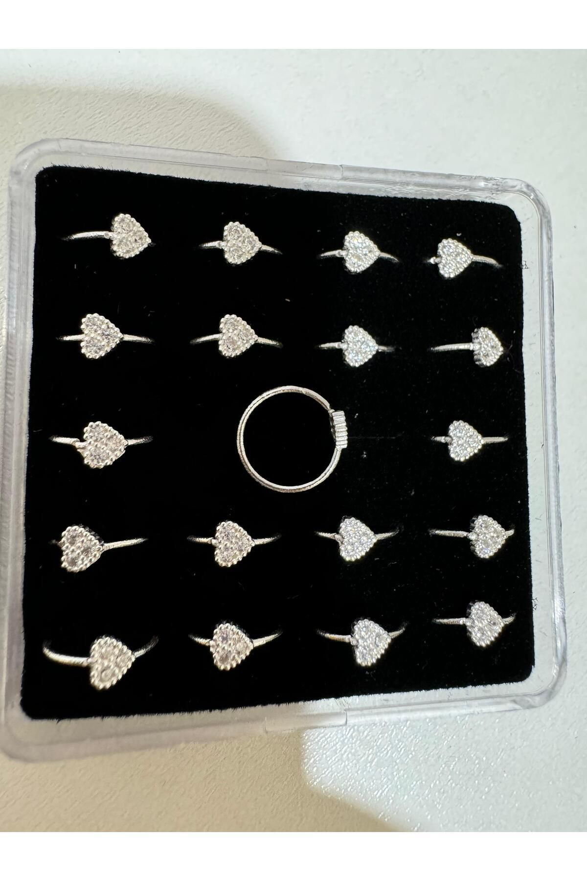 Arescollection 925 Ayar Gümüş Zirkon Taşli  Kalpli Halka  Hizma