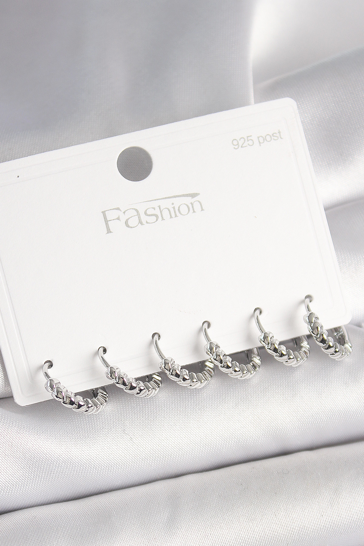 925 Ayar Gümüş Çivi Pirinç Gümüş Renk Kalp İşlemeli Halka Model K