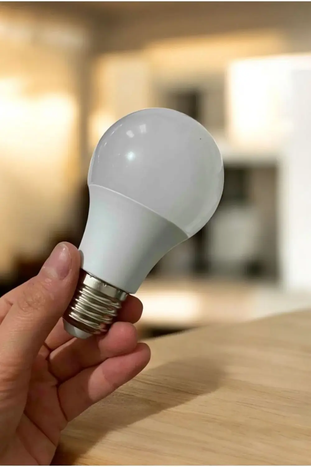 9W E27 8400K Beyaz LED Ampul – Yüksek Parlaklık Tasarruflu Aydınl