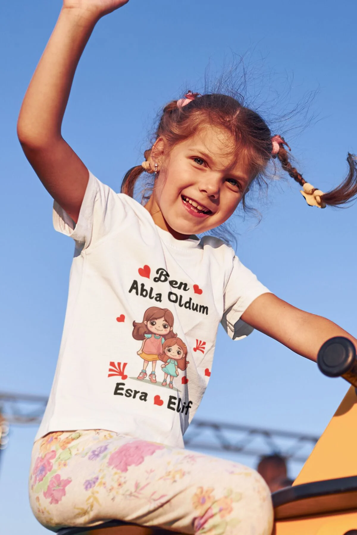 Abla Oldu yazılı Kişiye Özel Çocuk Tişörtü