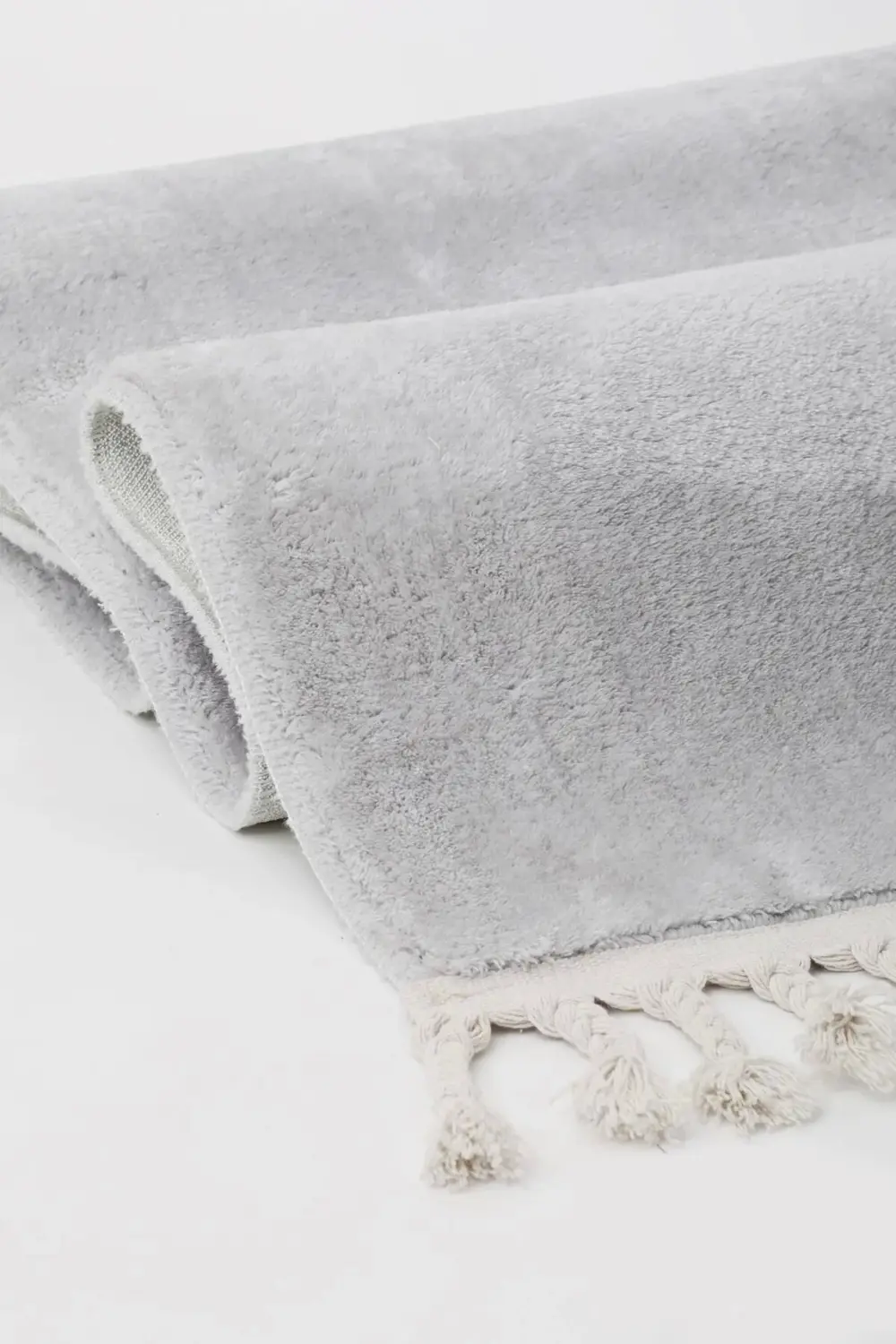 Açık Gri Post Dokuma Halı Saçaklı Peluş Yumuşacık Kaymaz Antibakt