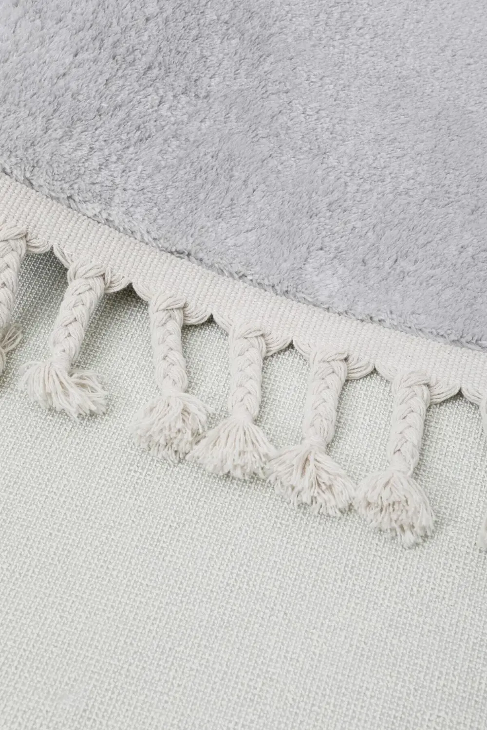 Açık Gri Yuvarlak Post Dokuma Halı Püsküllü Peluş Halı Antibakter