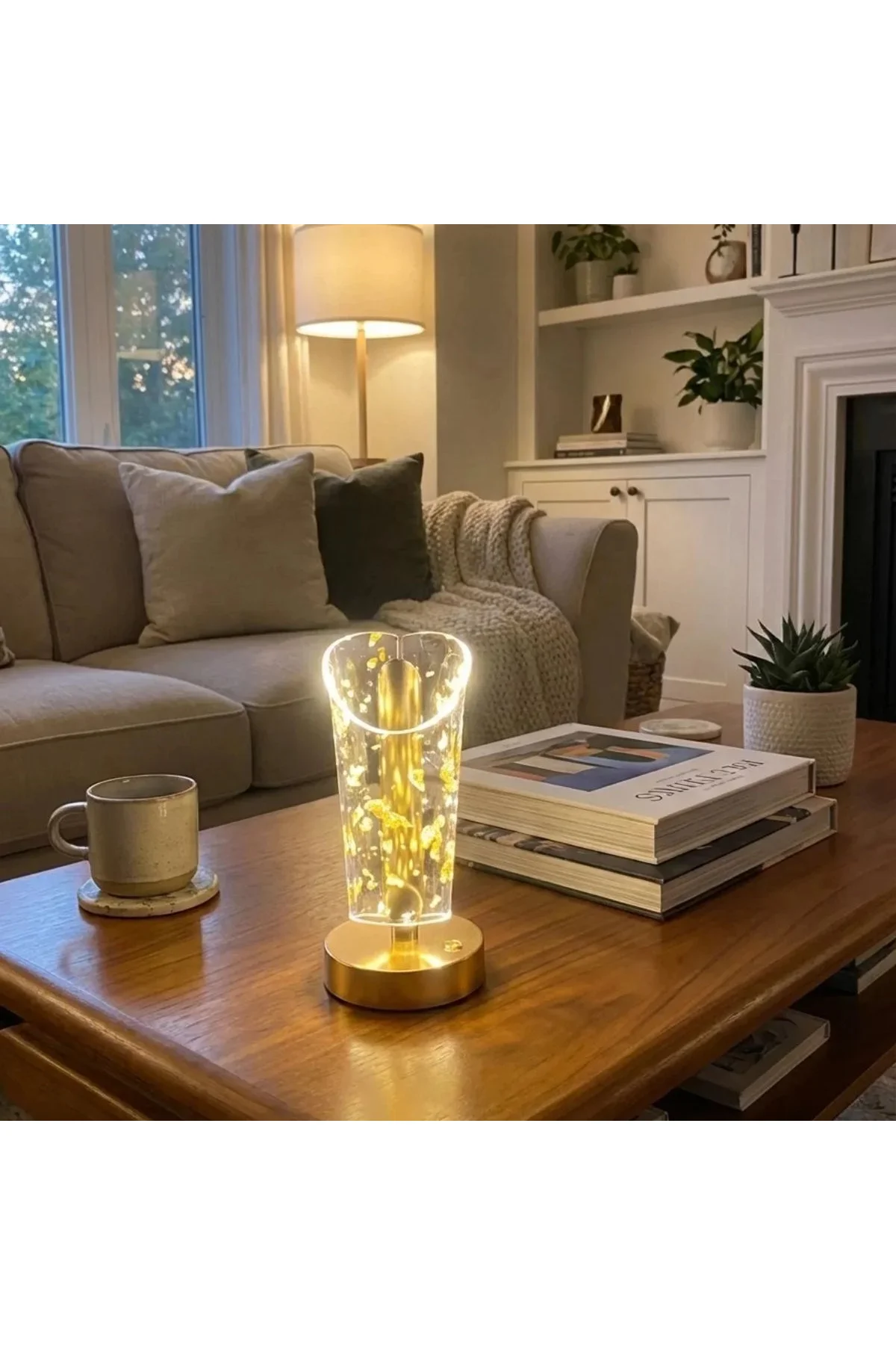Açık Silindirik Kristal Altın Toz Model LED Masa Lambası – Gold Tabanlı, Dokunmatik, 3 Renk Işık Mod Açık Silindirik Kristal Altın Toz Model LED Masa Lambası – Gold Tabanlı, Dokunmatik, 3 Renk Işık Mod