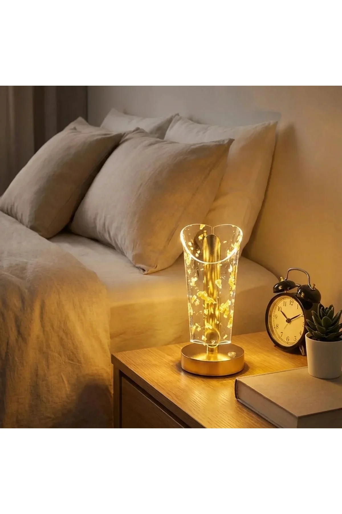 Açık Silindirik Kristal Altın Toz Model LED Masa Lambası – Gold Tabanlı, Dokunmatik, 3 Renk Işık Mod Açık Silindirik Kristal Altın Toz Model LED Masa Lambası – Gold Tabanlı, Dokunmatik, 3 Renk Işık Mod