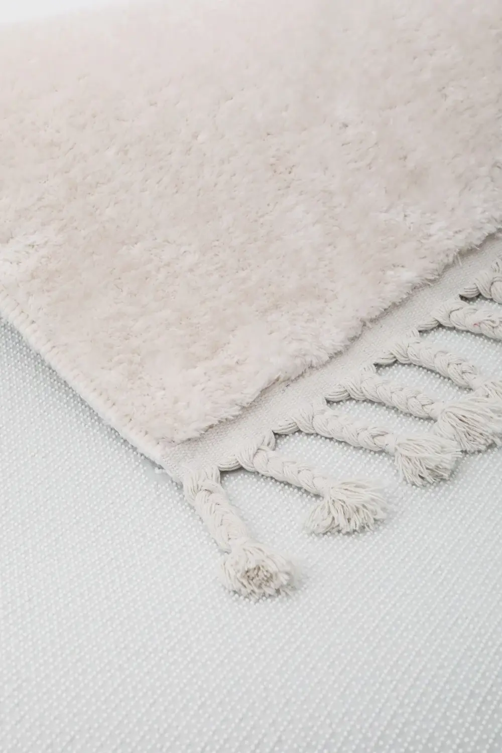 Açık Vizon Post Peluş Dokuma Halı Saçaklı Salon Halısı