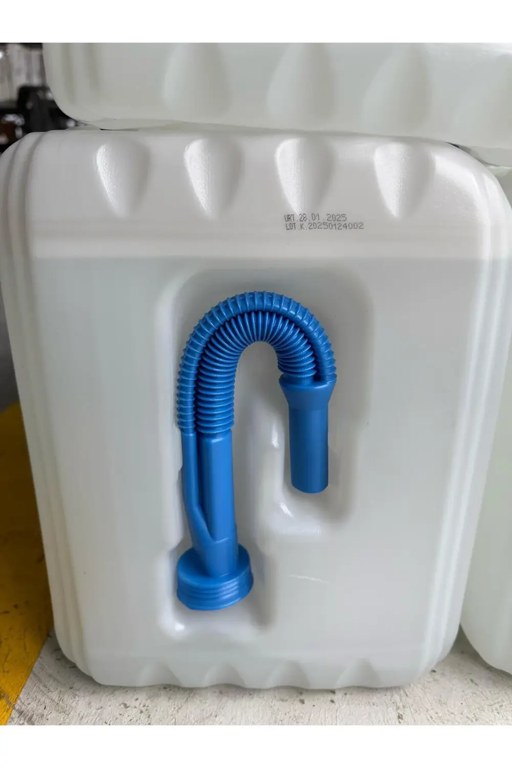 ADBLUE 10 LT. (09,2025 ÜRETİM) Emisyon Düşürü Yakıt Katkısı