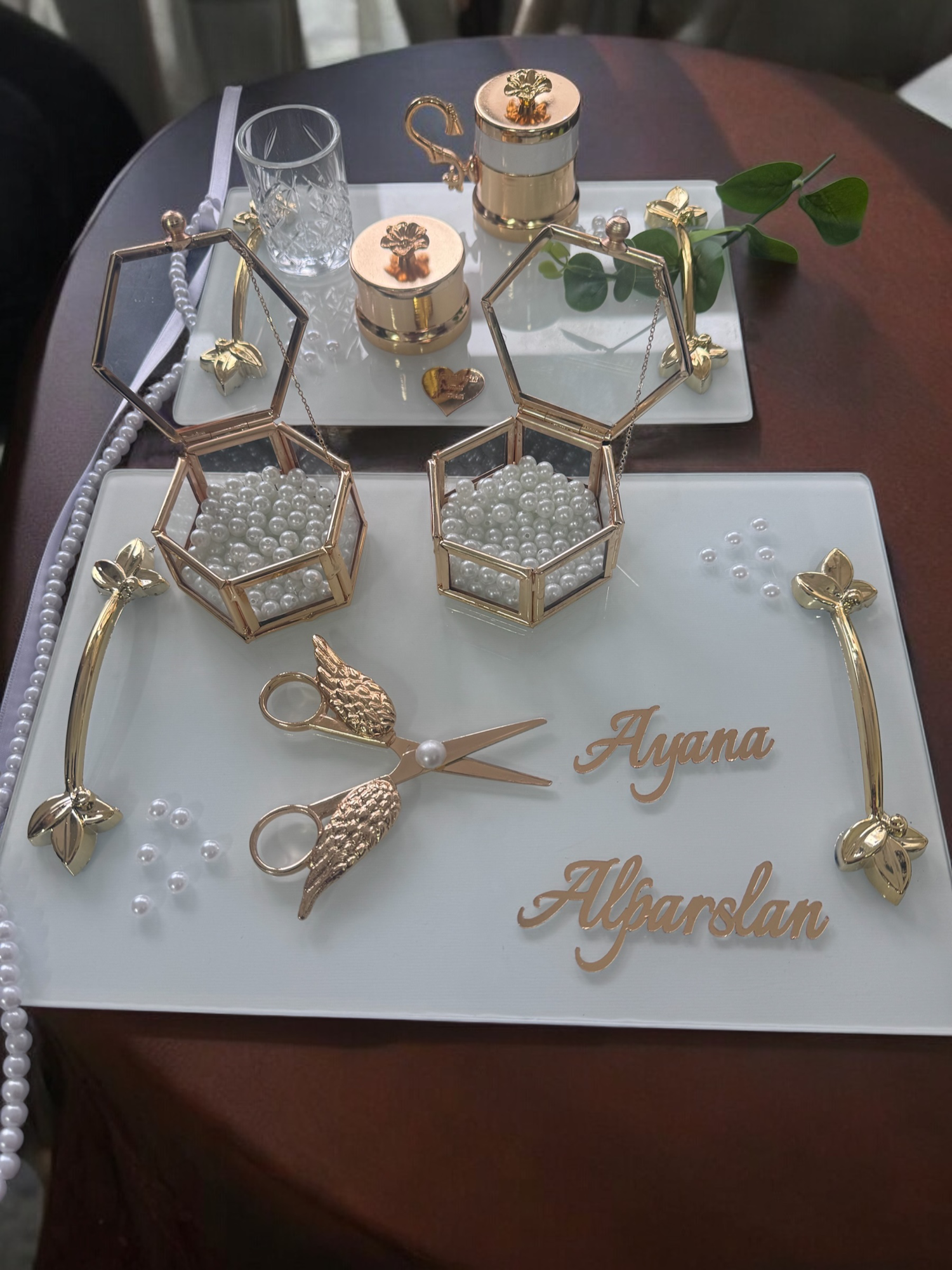 Adore Gold Beyaz İncili Söz Tepsisi Nişan Tepsisi ve Damat Kahve 