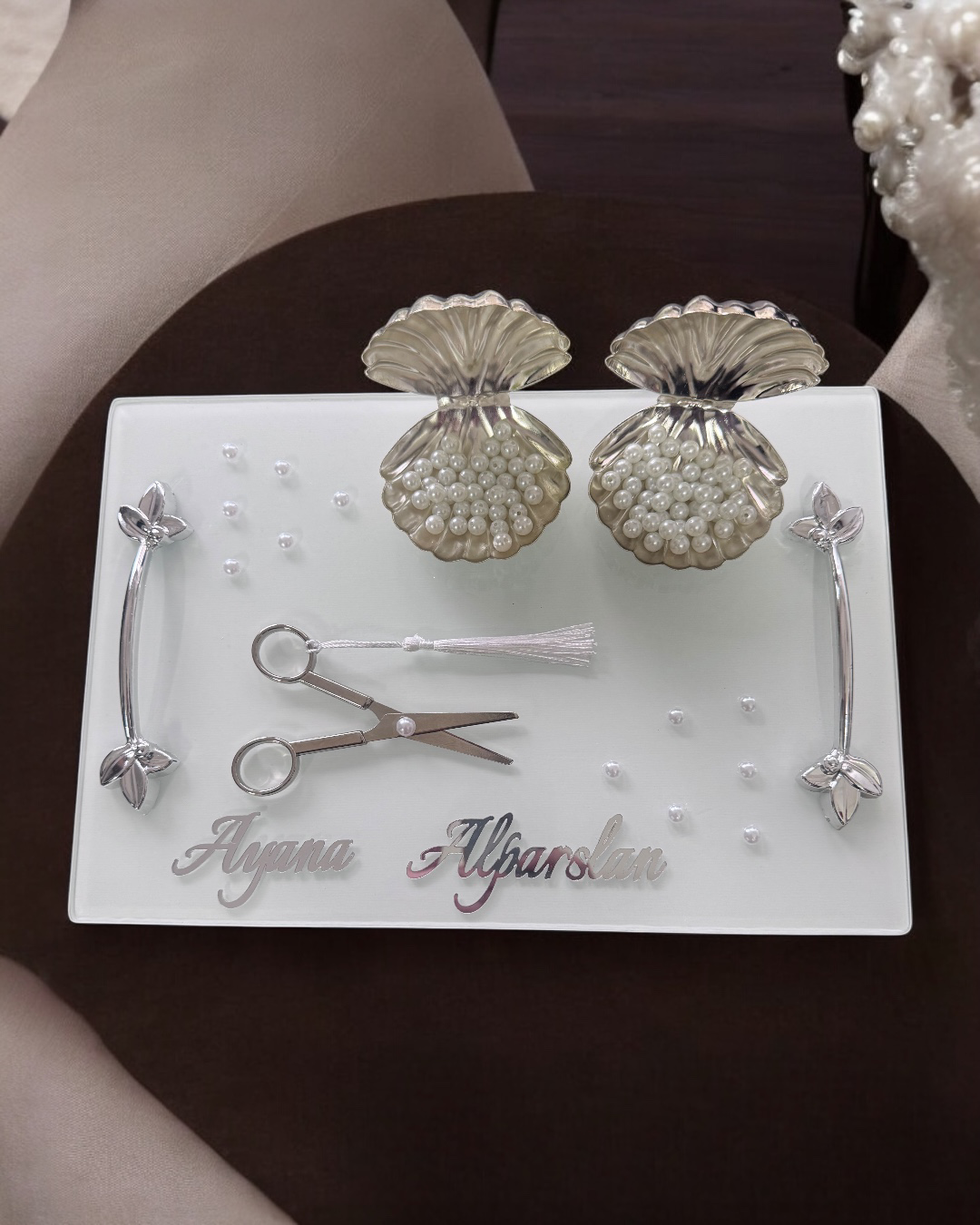 Adore Gümüş Beyaz İncili Söz Tepsisi Nişan Tepsisi ve Damat Kahve