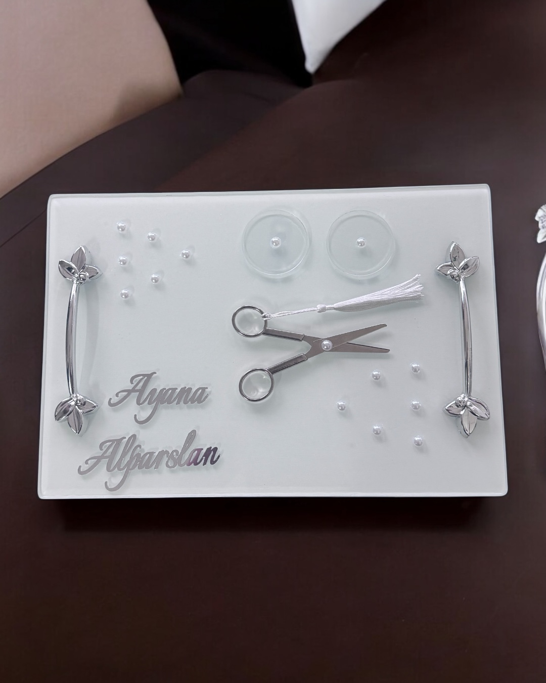 Adore Gümüş Beyaz İncili Söz Tepsisi Nişan Tepsisi ve Damat Kahve