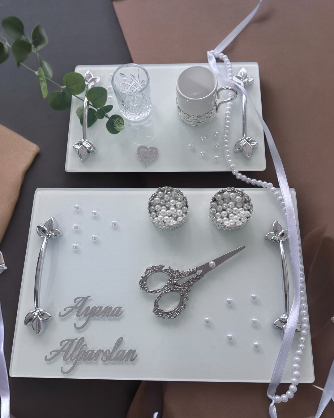 Adore Gümüş Beyaz İncili Söz Tepsisi Nişan Tepsisi ve Damat Kahve