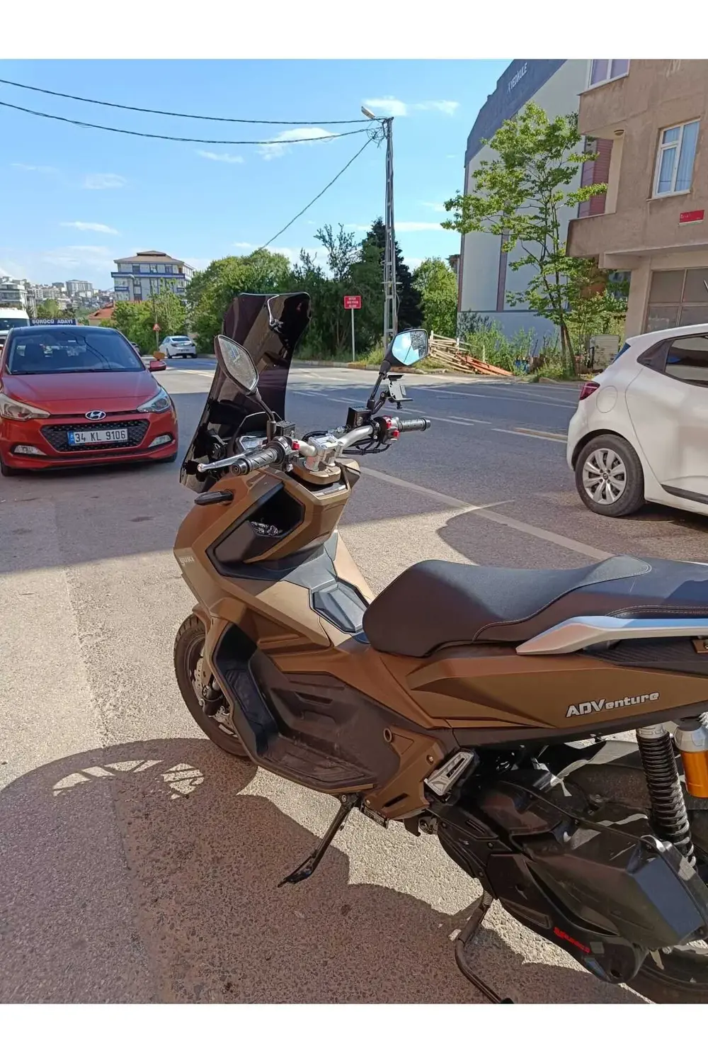 Adventure 150 Ön Cam 2021 2024 Model 65cm Siyah Renkli 4mm ORTA B